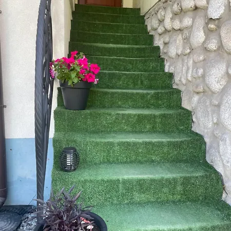 Jama Niedzwiedzia Z Widokiem Na Giewont * Поронин